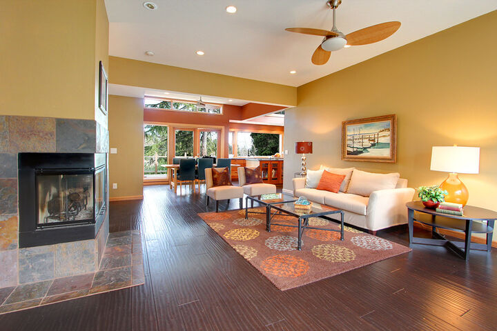 Property Photo:  5746 38th Avenue NE  WA 98105 