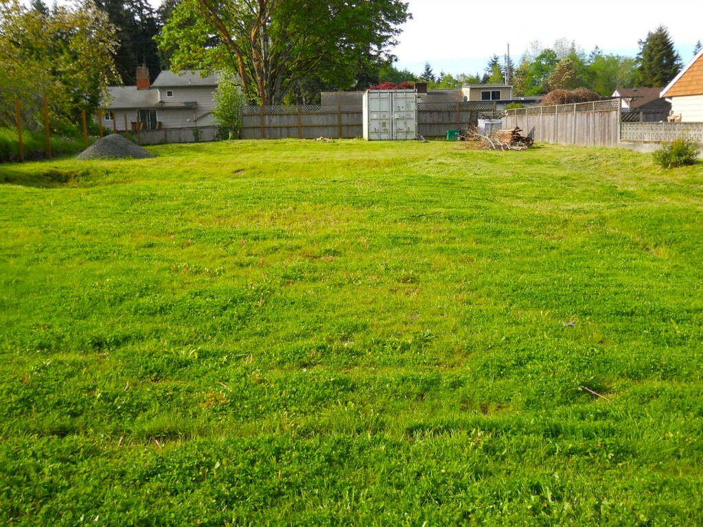 Property Photo:  9010 217th St SW  WA 98026 