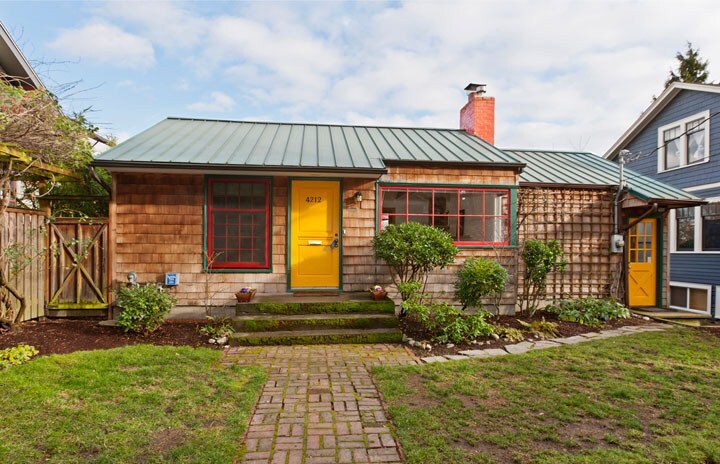 Property Photo: 4212 Meridian Ave N WA 98103