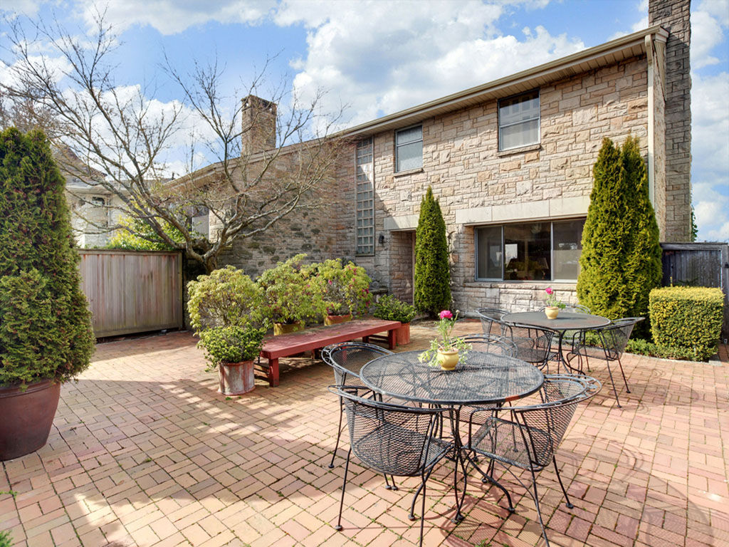 Property Photo: 2111 Sunset Ave SW WA 98116