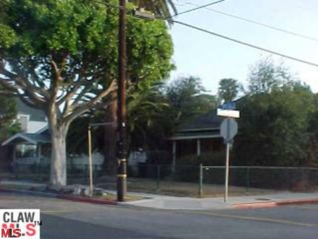 Property Photo:  2331 5th St  CA 90405 