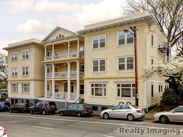 Property Photo:  1810 NW Everett St 103  OR 97209 