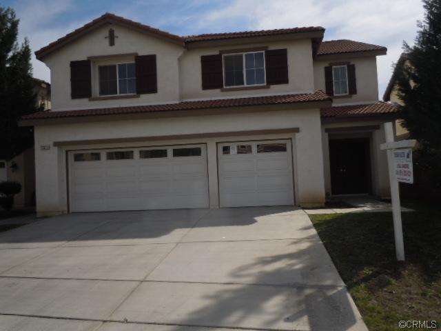 Property Photo: 25971 Calle Ensenada CA 92551