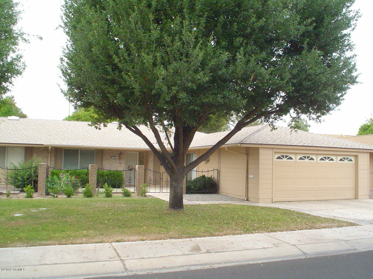 Property Photo: 10436 W Prairie Hills Circle AZ 85351