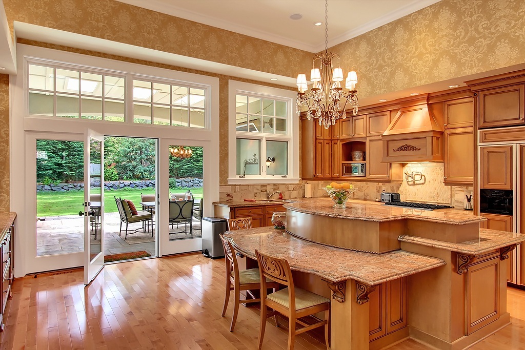 Property Photo: 22714 106th Ave W WA 98020