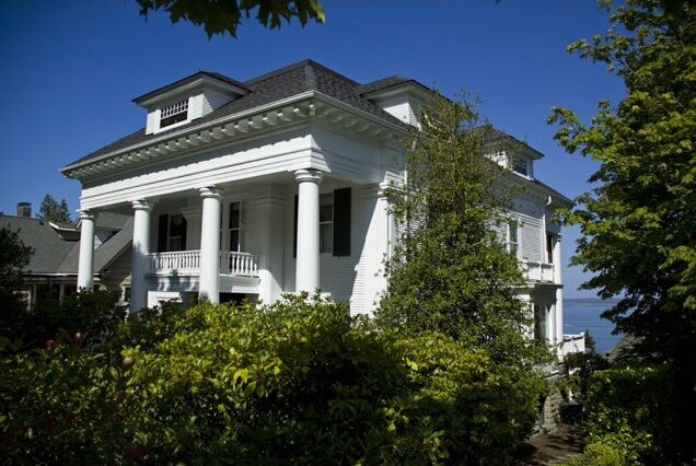 Property Photo:  427 N Garden St  WA 98225 