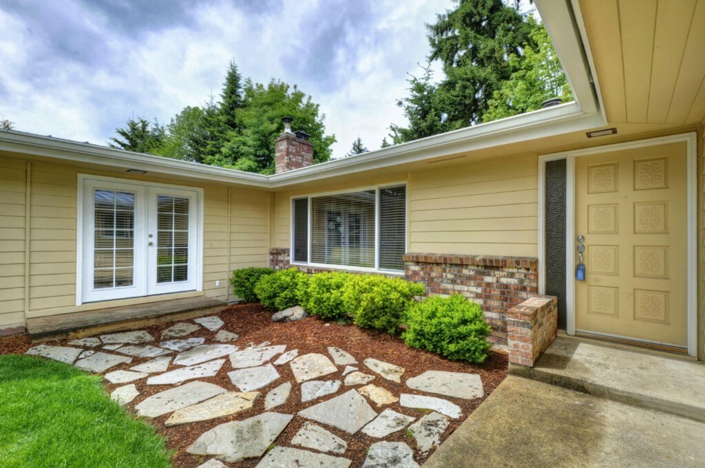 Property Photo:  13832 SE 142nd St  WA 98059 