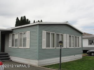 Property Photo: 2205 S 18th St 9 WA 98903
