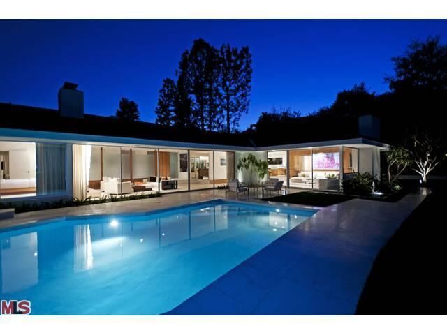 Property Photo: 16039 Skytop Rd CA 91436