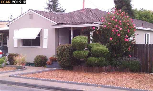 Property Photo: 27504 E 10th St CA 94544-4102