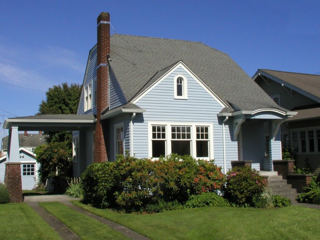 Property Photo:  1006 Rucker Avenue  WA 98201 