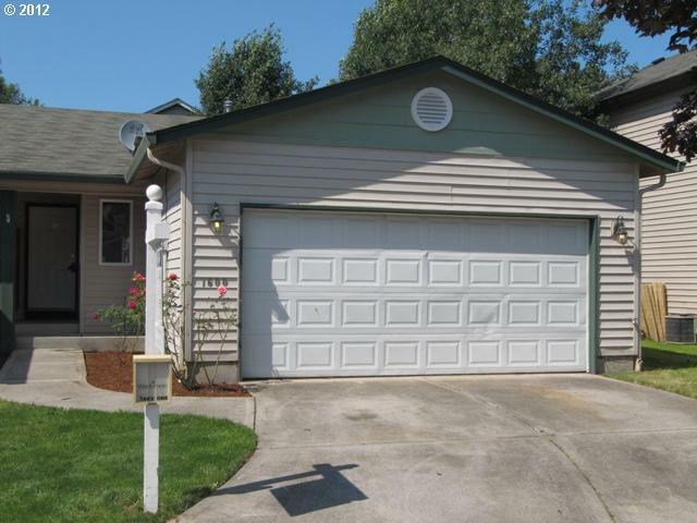 Property Photo:  1600 SW 6th St  WA 98604 