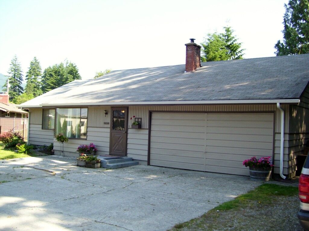 Property Photo: 1235 Riddle St WA 98241