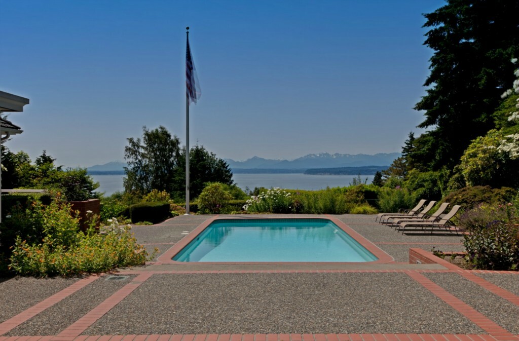 Property Photo:  73 Olympic Dr NW  WA 98177 