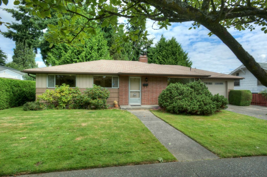 Property Photo:  4808 S Cloverdale St  WA 98118 