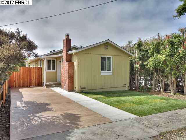 Property Photo:  7222 Blake St  CA 94530-1935 