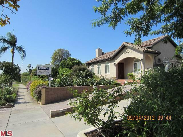 Property Photo:  321 N Beachwood Dr  CA 90004 