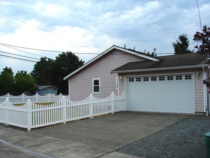 Property Photo:  482 Park Ave  WA 98321 