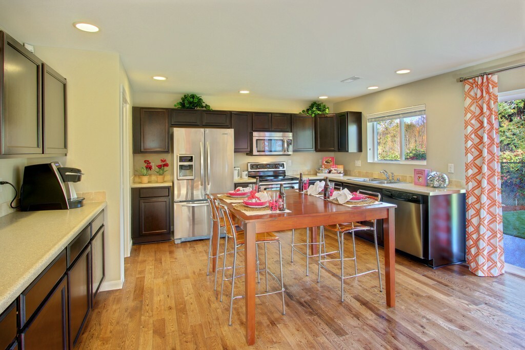 Property Photo: 4273 E Roosevelt Ave WA 98404