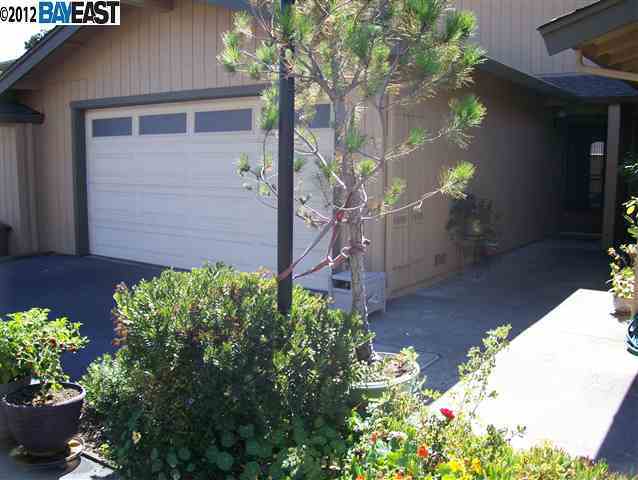 Property Photo: 20111 W Ridge Court 17 CA 94546