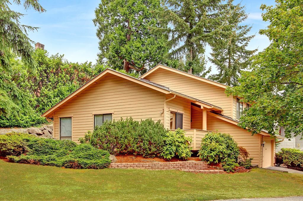 Property Photo:  6001 158th Wy NE  WA 98052 
