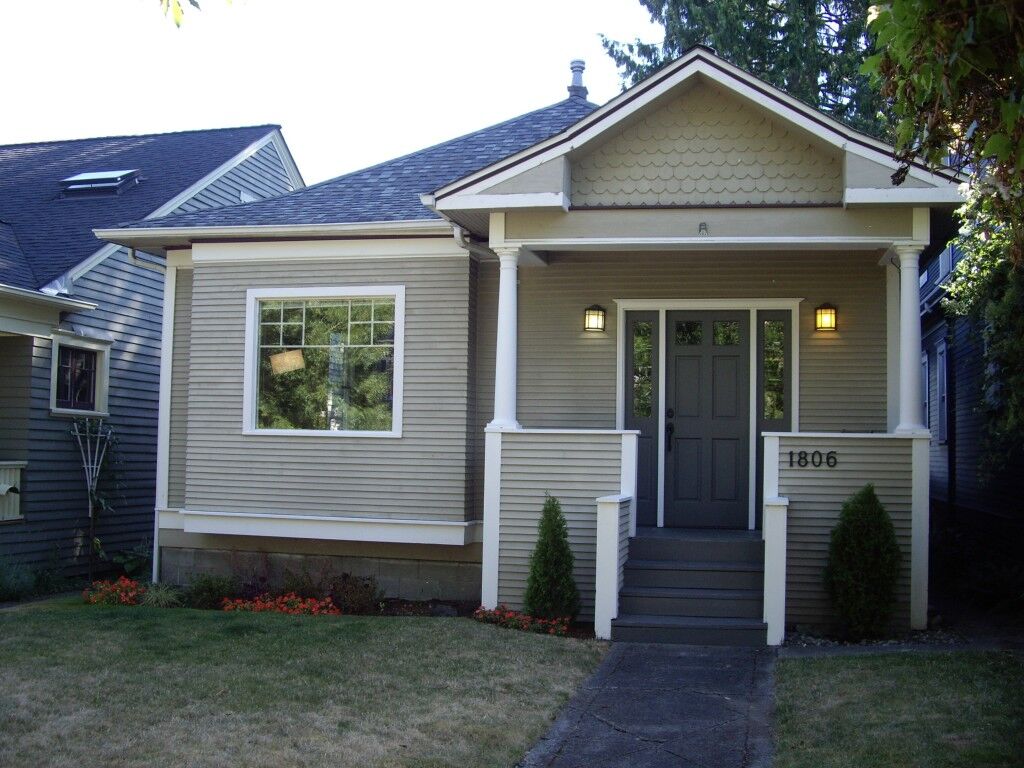 Property Photo: 1806 6th Avenue W WA 98119