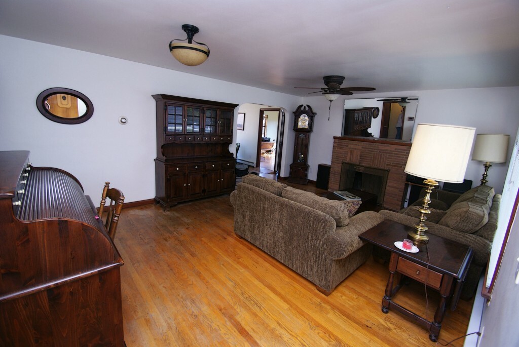 Property Photo: 2119 N 115 WA 98133