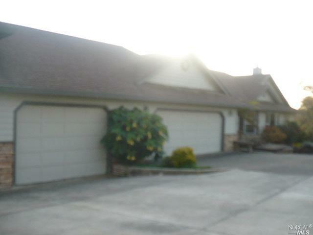 Property Photo: 1885 1885 Trimble Lane CA 95425