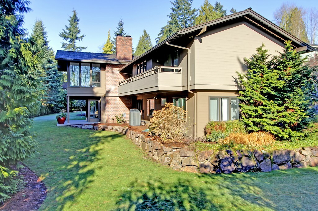 Property Photo:  8630 NE 20th St  WA 98004 