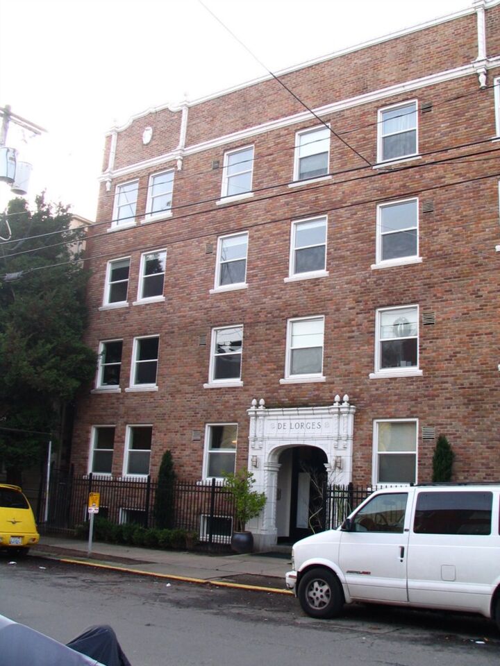Property Photo:  325 Harvard Ave E 205  WA 98102 