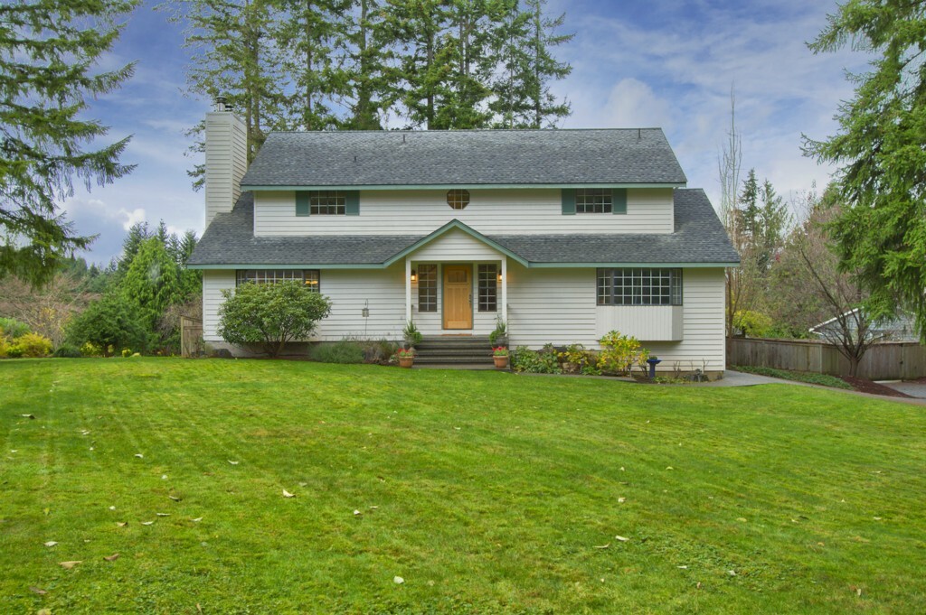 Property Photo:  11517 Tyler Place NE  WA 98110 