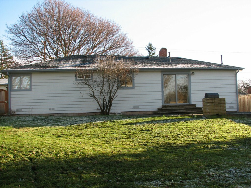 Property Photo:  381 SE Oleary St  WA 98277 