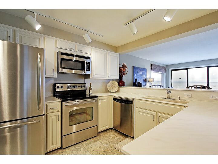 Property Photo:  3121 Alki Ave SW A  WA 98116 