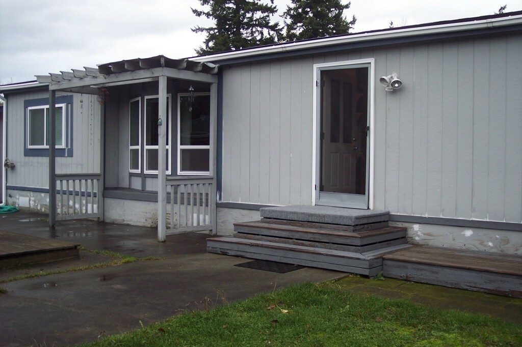 Property Photo:  10710 Holly Dr  WA 98204 