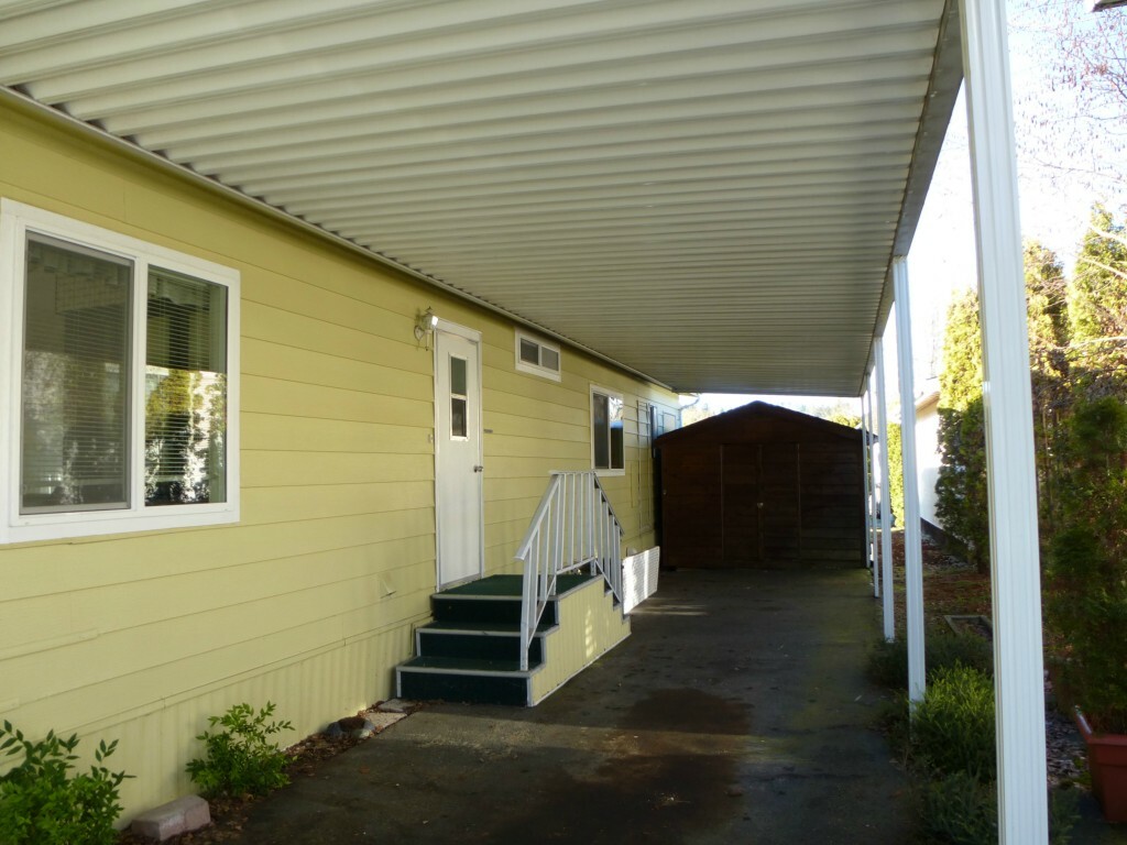 Property Photo:  1121 244th St SW 6  WA 98021 