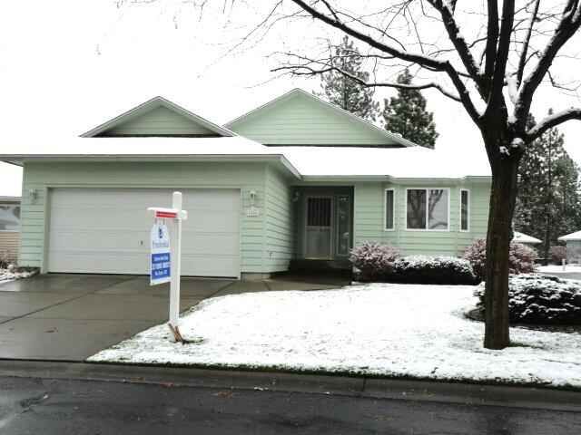 Property Photo: 6406 N Royal Crescent Ln WA 99205