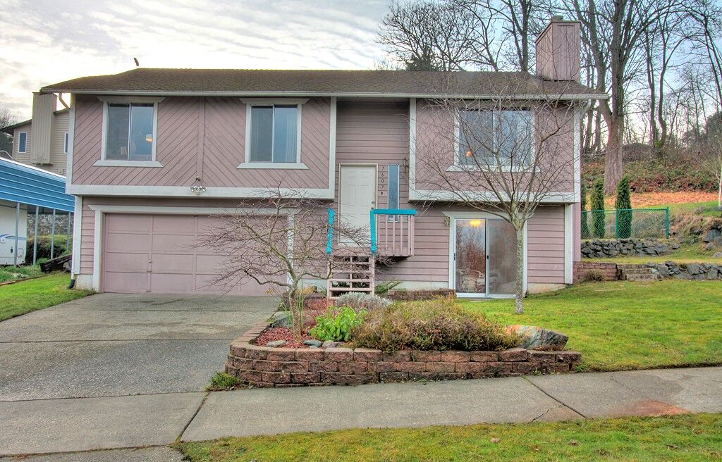 Property Photo:  7607 7th Ave SW  WA 98106 
