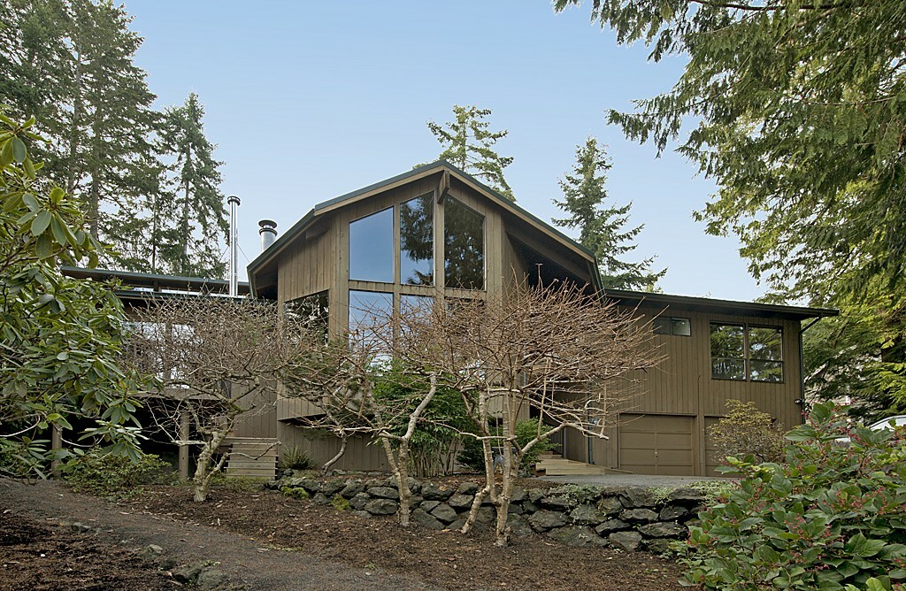 Property Photo:  9772 NE Murden Cove Dr  WA 98110 