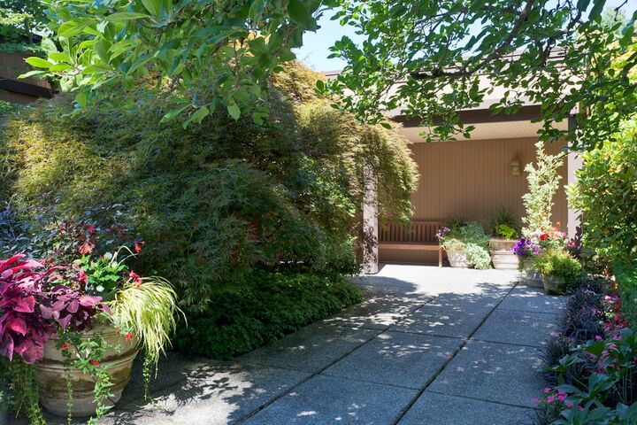 Property Photo:  2101 76th Ave SE  WA 98040 