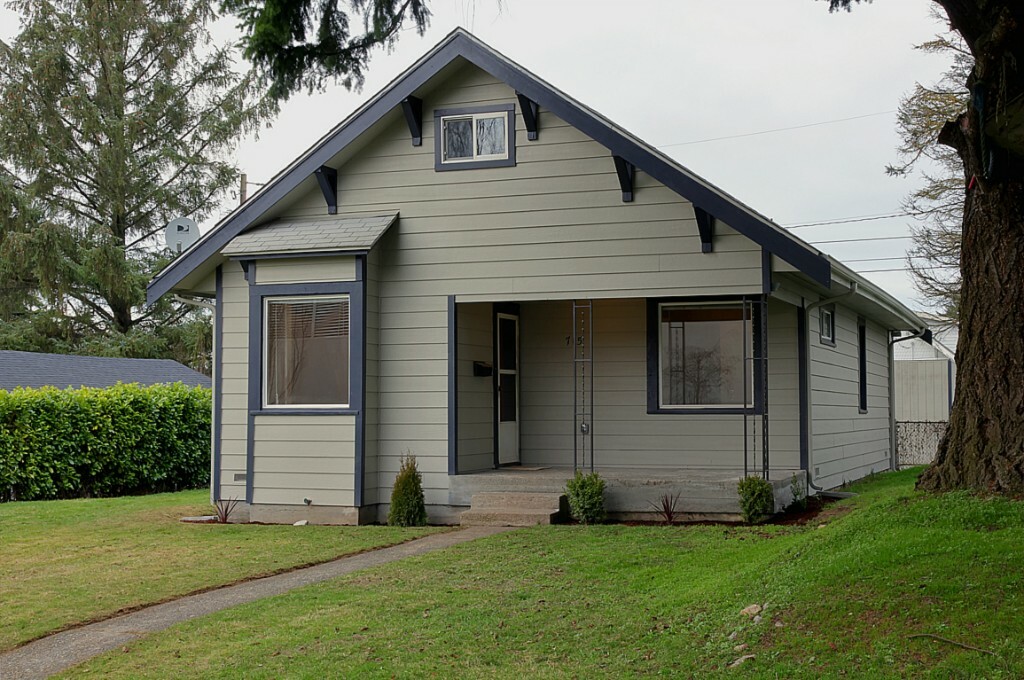 Property Photo:  715 S 55th St  WA 98408 