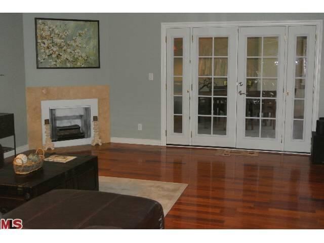 Property Photo:  1905 Carnegie Ln B  CA 90278 