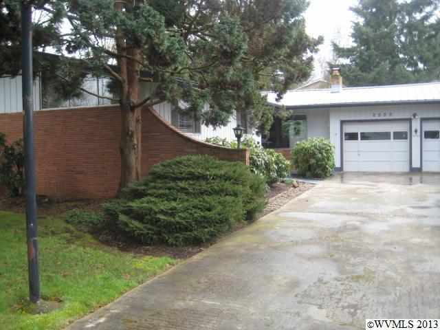 Property Photo:  2050  Lowen St NW  OR 97304 