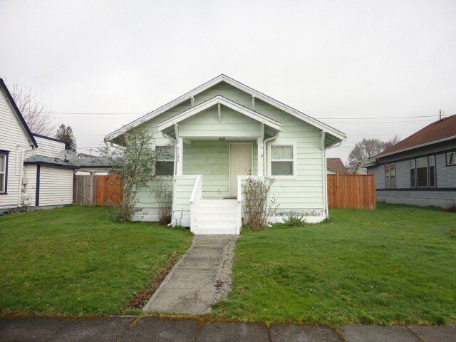 Property Photo: 1609 2nd St WA 98270