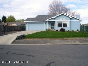 Property Photo: 506 N 29th Pl WA 98902