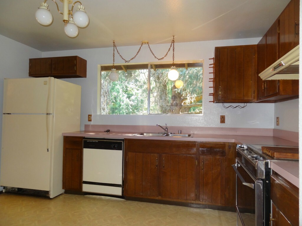 Property Photo:  1210 Kenoyer Dr  WA 98229 