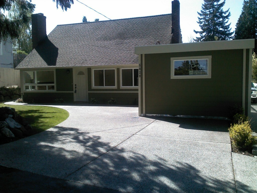 Property Photo:  5029 SW Hanford St  WA 98116 