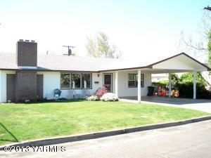 Property Photo:  706 Baker St  WA 98902 