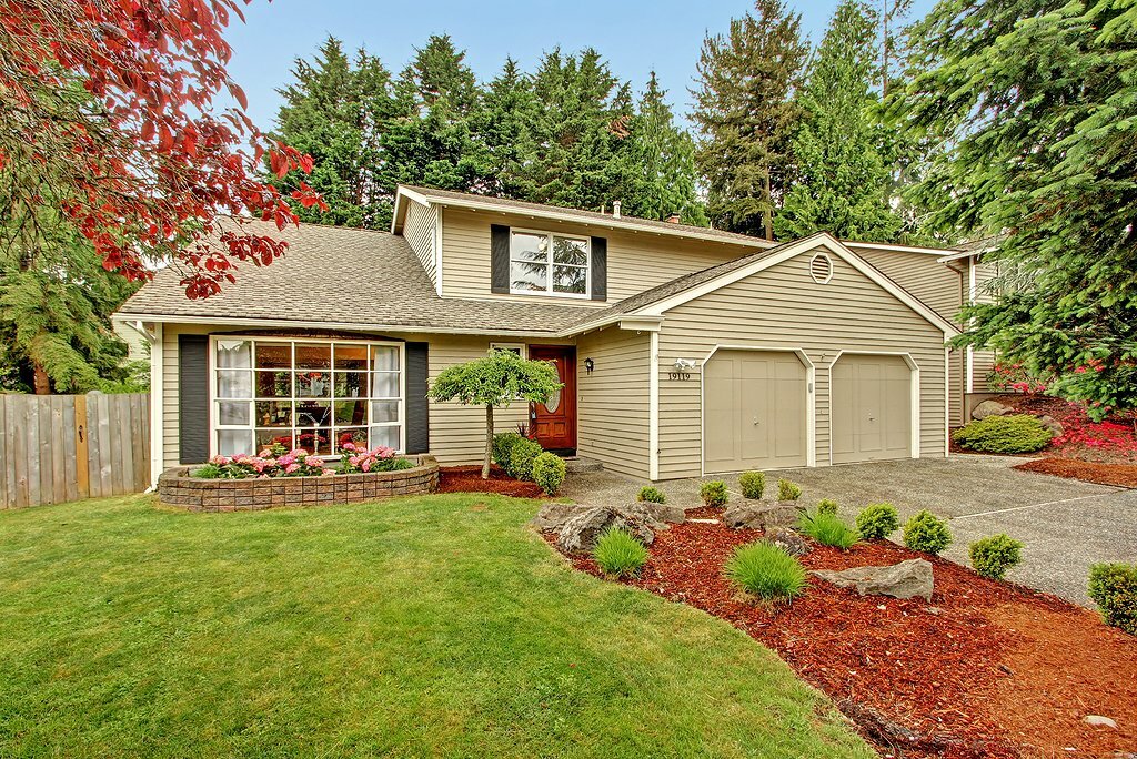 Property Photo:  19119 SE 45th St  WA 98027 