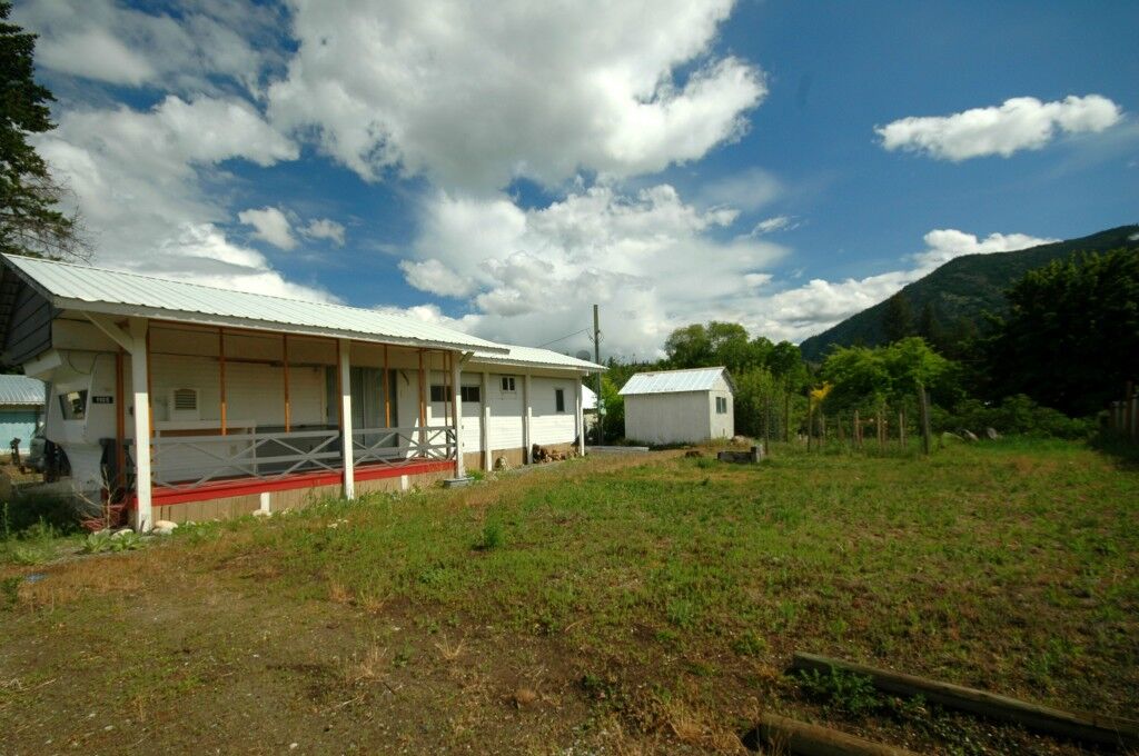 Property Photo:  1105 Hughes Lane  WA 98856 