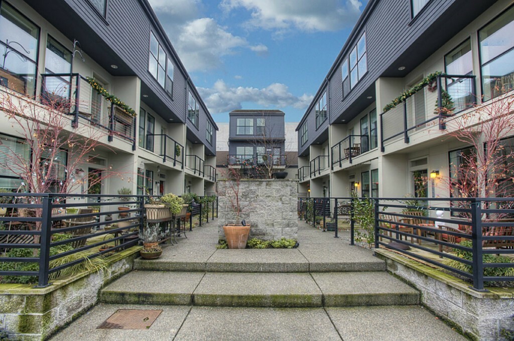 Property Photo: 3717 S Angeline St B WA 98118
